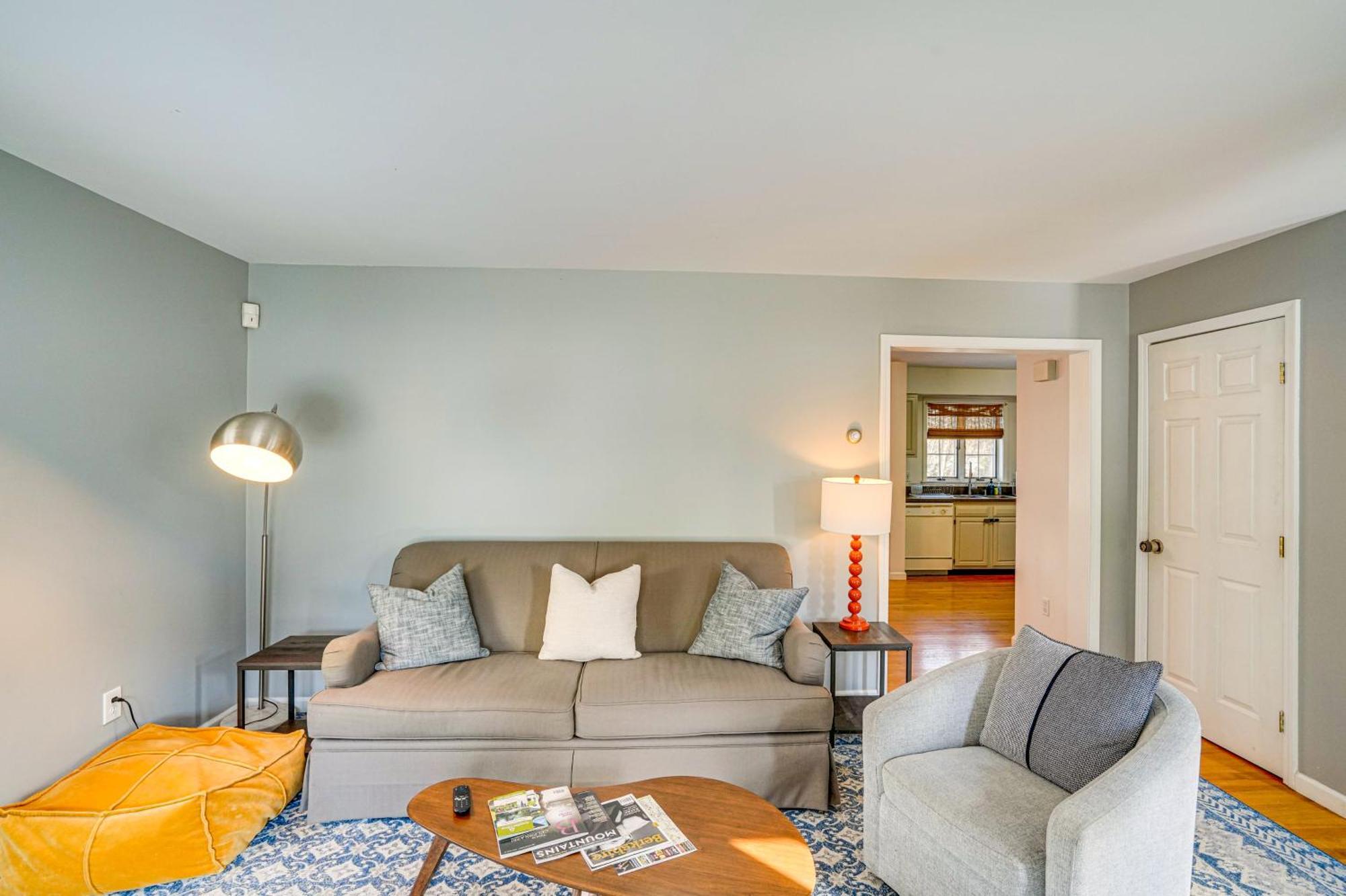 Private Guest House In Dtwn Lenox, Walk To Dining! Экстерьер фото