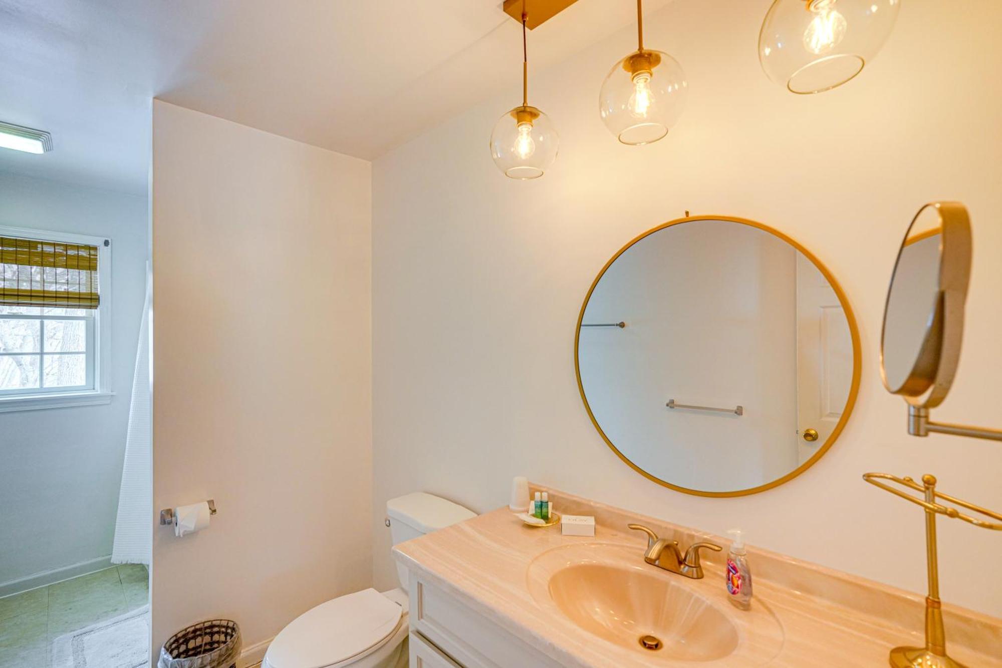 Private Guest House In Dtwn Lenox, Walk To Dining! Экстерьер фото