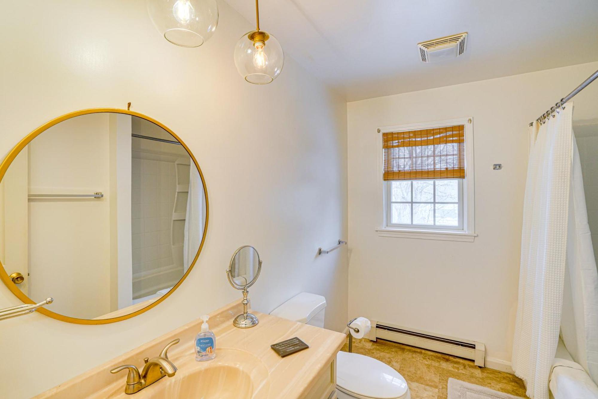Private Guest House In Dtwn Lenox, Walk To Dining! Экстерьер фото